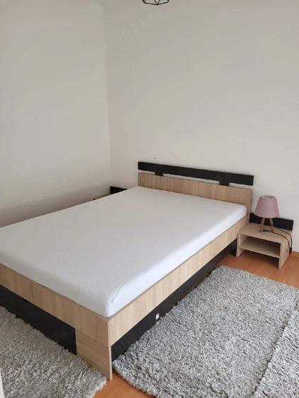 Apartament cu 3 camere semidecomandat în Republicii