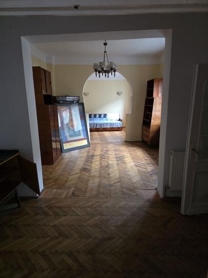 Casă cu 3 camere în Central