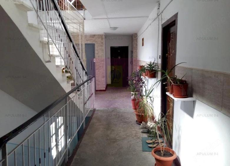 Apartament cu 4 camere decomandat în Vitan