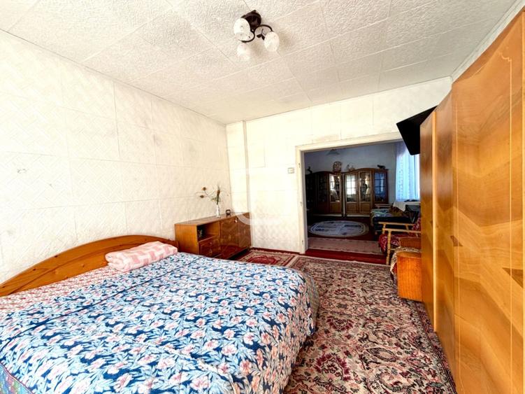 Casă individuală cu 6 camere cu Canalizare în Central