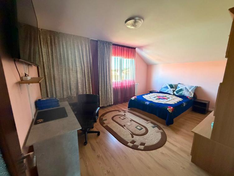 Casă cu 4 camere în Exterior Vest