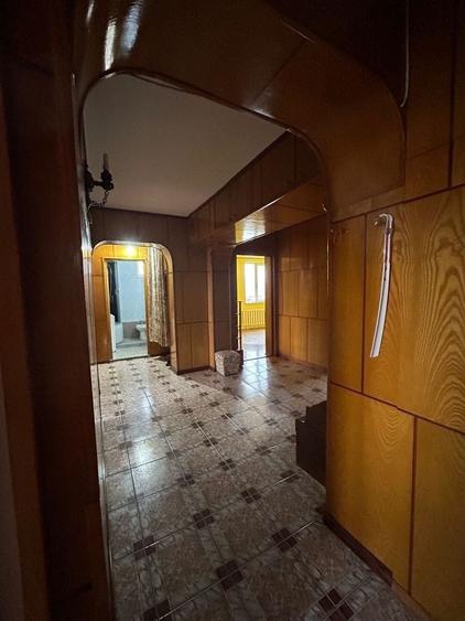 Apartament cu 4 camere decomandat în Central