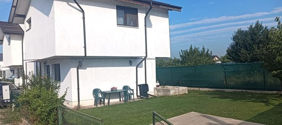 Casă cu 4 camere cu Teren 300 Mp în Olteni