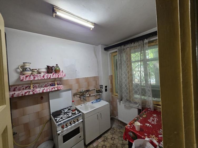 Vand apartament 2 camere semidecomandat in centru - 7