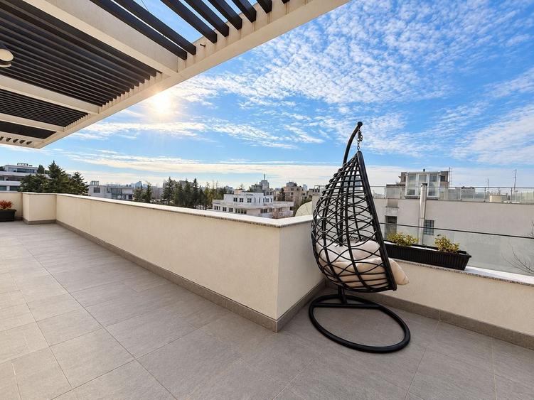 Apartament cu 4 camere decomandat, mobilat în Primăverii
