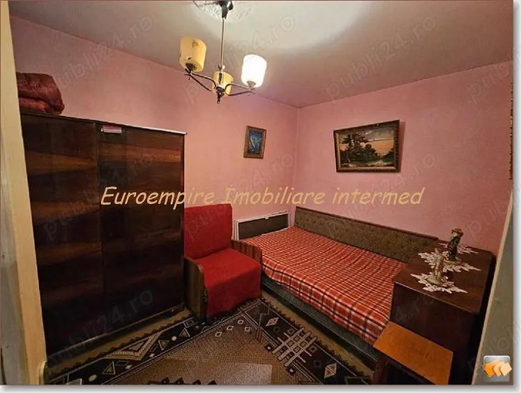 Apartament 3 camere de vanzare zona KM 4-5 - 2