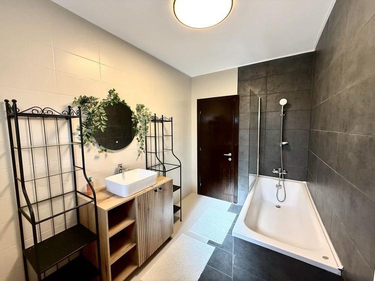 Apartament cu 3 camere decomandat în Pipera