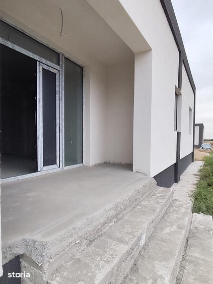 FARA COMISION Sabareni casa mare 3 camere 2 bai beci PARTER placa 500m - 18