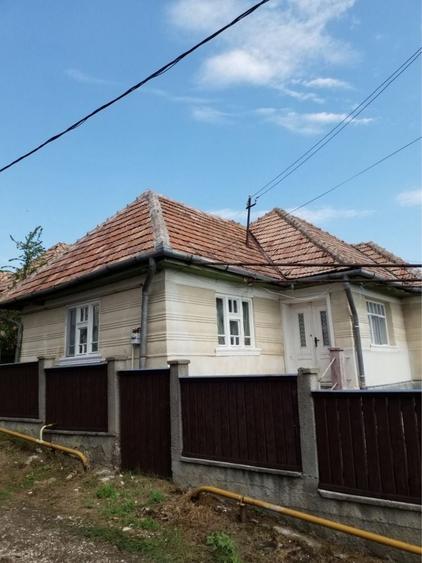 Casă cu 4 camere în Ceanu Mic