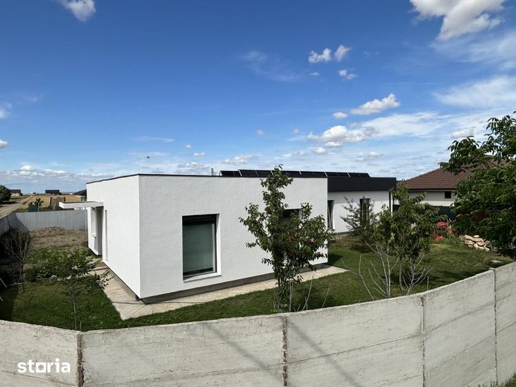 Casă cu 8 camere cu Teren 744 Mp în Nojorid