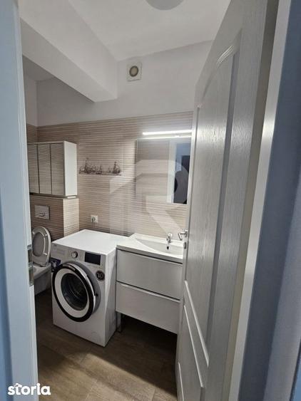 Apartament cu 3 camere semidecomandat, mobilat în Central