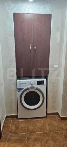 Apartament cu 3 camere decomandat în Filiași