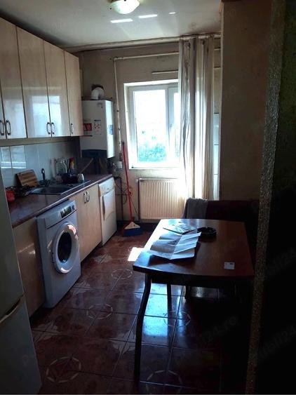 Apartament cu 3 camere decomandat, mobilat în Central