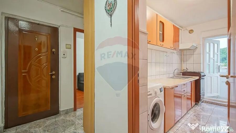 Apartament cu 2 camere semidecomandat în Est