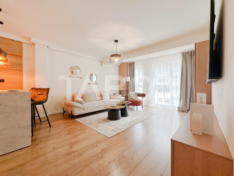 Apartament cu 2 camere semidecomandat, mobilat în Sopor