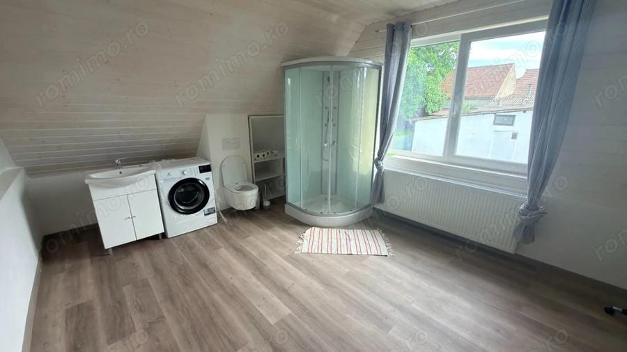 Casă cu 2 camere cu Teren 350 Mp în Central
