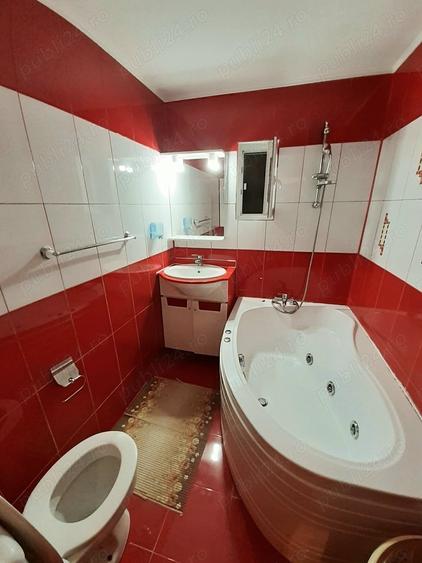 Apartament cu 3 camere decomandat în Berca