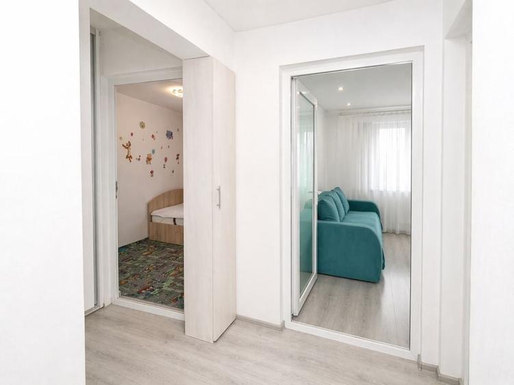 Apartament cu 3 camere decomandat în Central