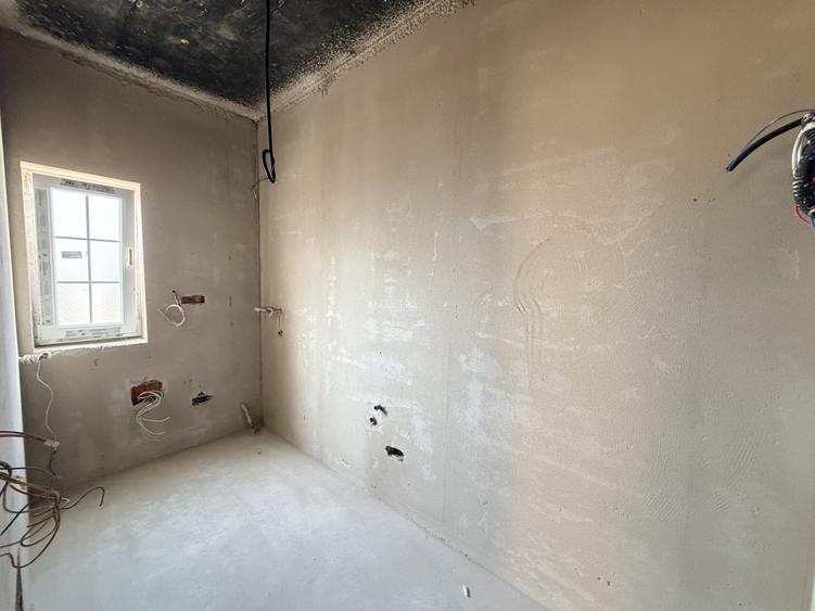 Duplex cu 4 camere cu Canalizare în Moșnița Nouă