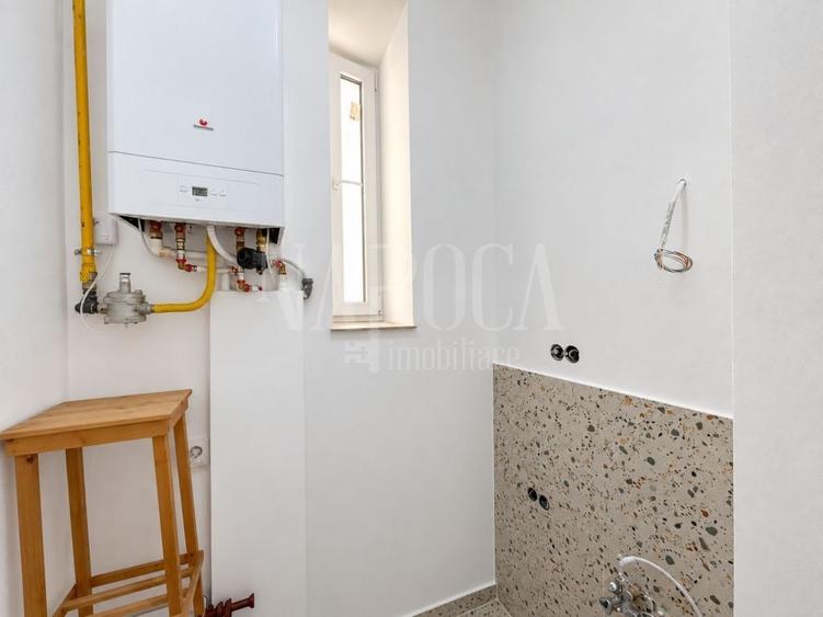 Apartament cu 3 camere semidecomandat, mobilat în Central