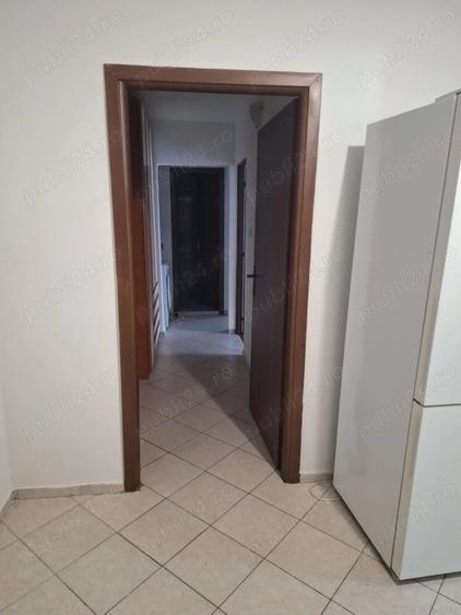 Apartament cu 3 camere decomandat în Lipovei