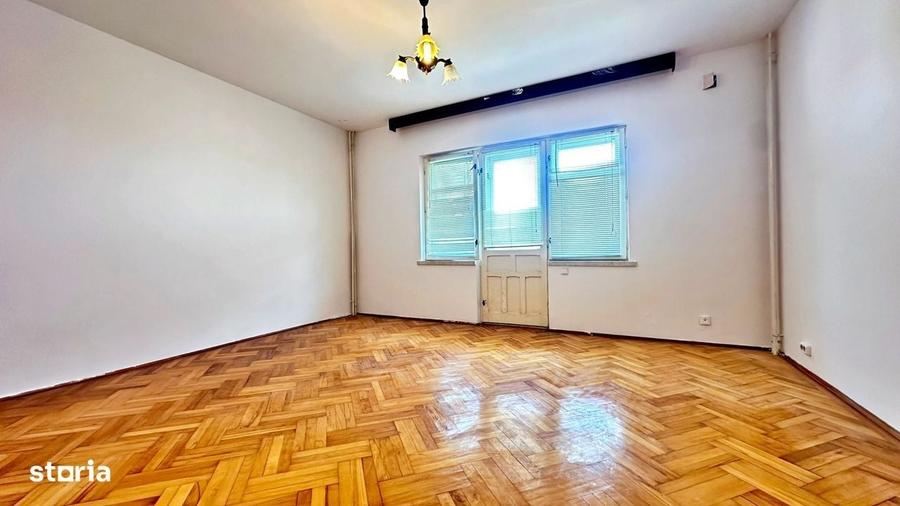 Casă cu 4 camere în Central