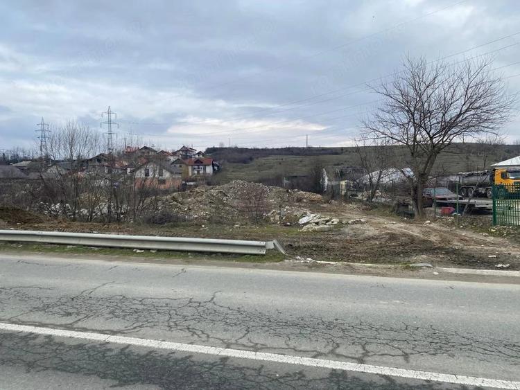 Teren de 4000 mp, în Centura