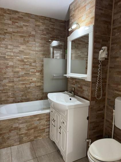 Apartament cu 2 camere decomandat în 1 Mai