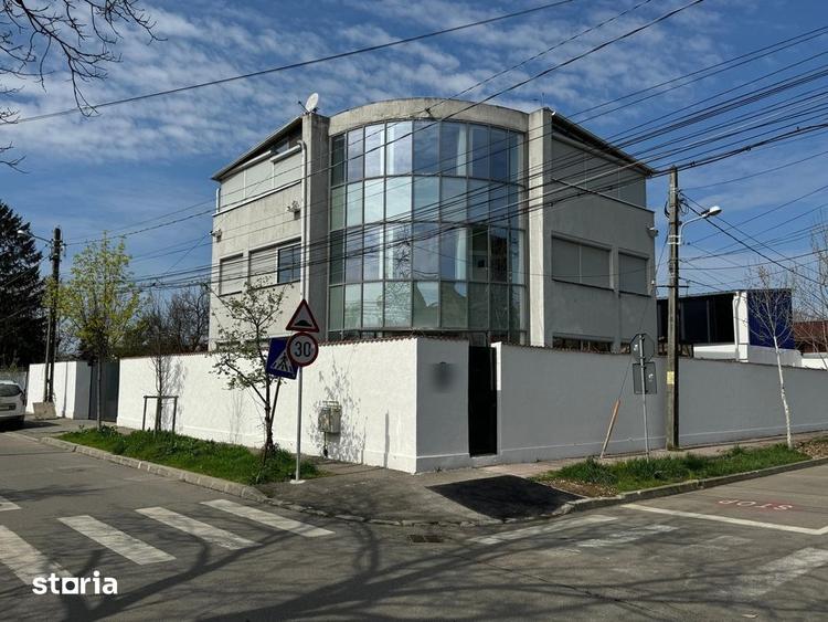 Spațiu comercial, de 180 mp, în Străulești