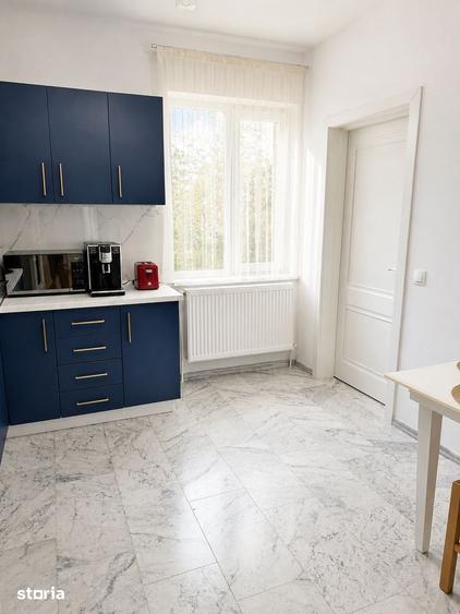Casă cu 4 camere cu Teren 400 Mp în Central