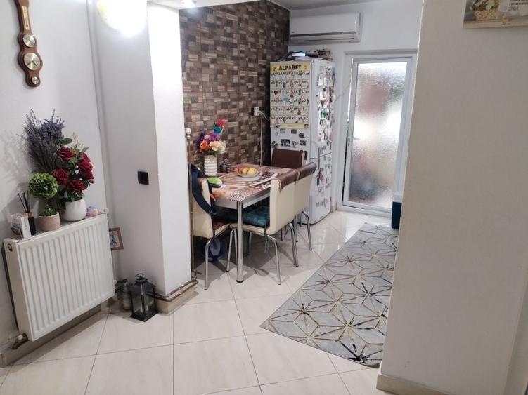 Apartament cu 2 camere decomandat în Micro 12