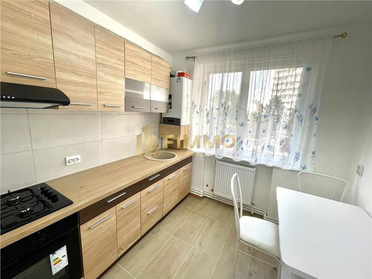 Apartament cu 2 camere semidecomandat, mobilat în Central