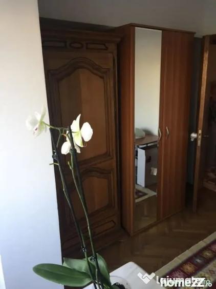 Apartament cu 3 camere decomandat în Tomis II