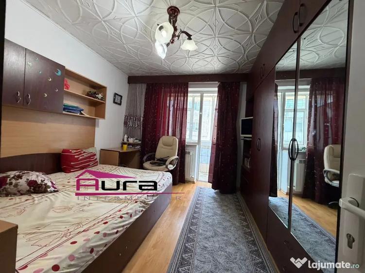 Apartament cu 2 camere semidecomandat în Piața Veche