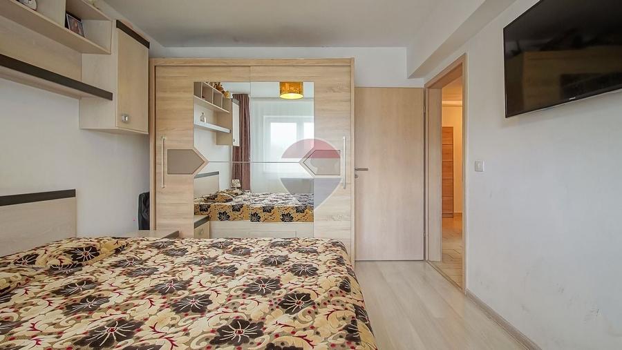 Apartament cu 2 camere decomandat în Tractorul