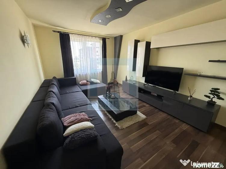 Apartament cu 3 camere decomandat în Astra