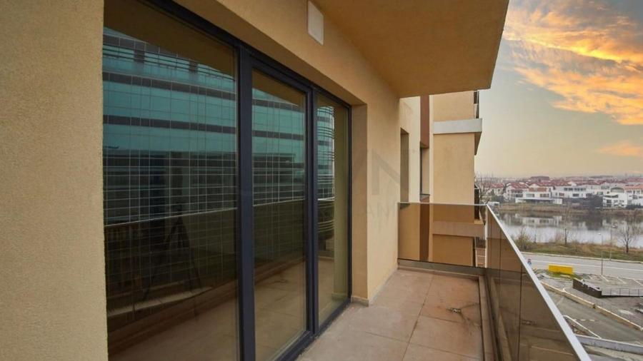 Apartament cu 4 camere decomandat în Pipera