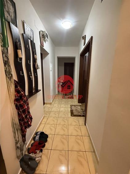 Apartament cu 2 camere decomandat în CET