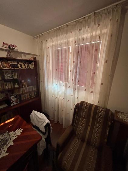 Apartament cu 3 camere decomandat, mobilat în Drumul Taberei