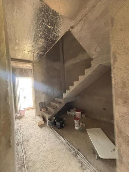 DUPLEX SPATIOS , MOSNITA NOUA, BUCATRIE INCHISA, 125MP UTILI - 12