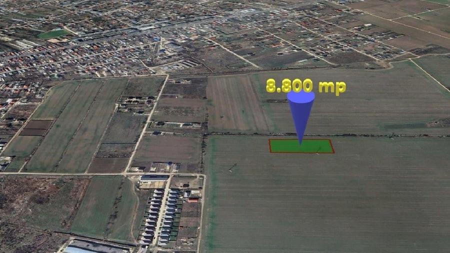 Teren agricol intravilan de 8800 mp, în 1 Decembrie