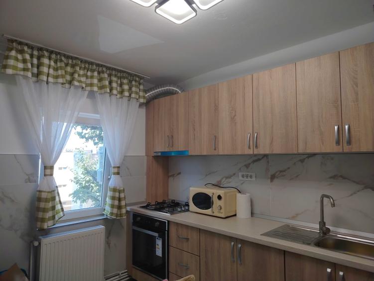 Apartament cu 3 camere decomandat în Micălaca