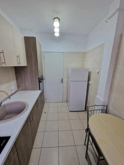 Garsonieră decomandată în Central