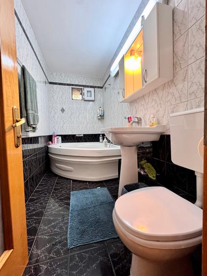 Apartament cu 3 camere decomandat în Timpuri Noi