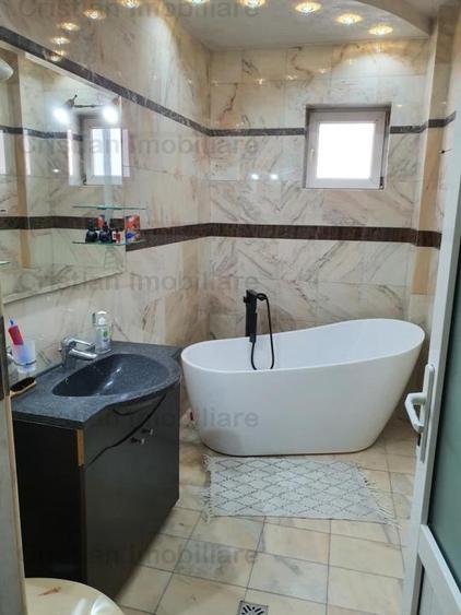 Casă cu 5 camere cu Canalizare în Apollo
