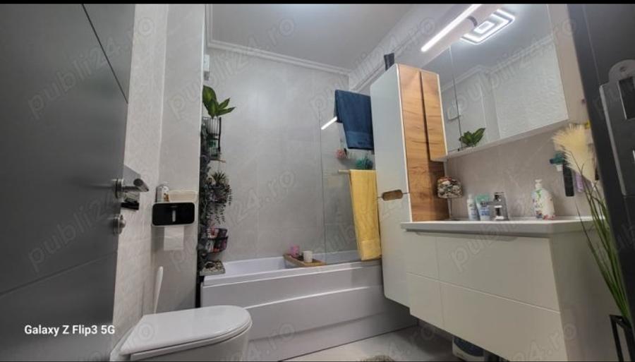 Apartament cu 2 camere decomandat în