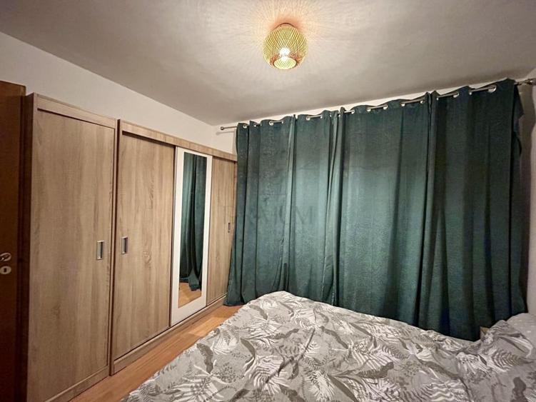 Apartament cu 2 camere semidecomandat în Soarelui