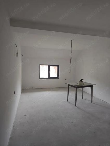 Casă cu 5 camere în Berislăvești
