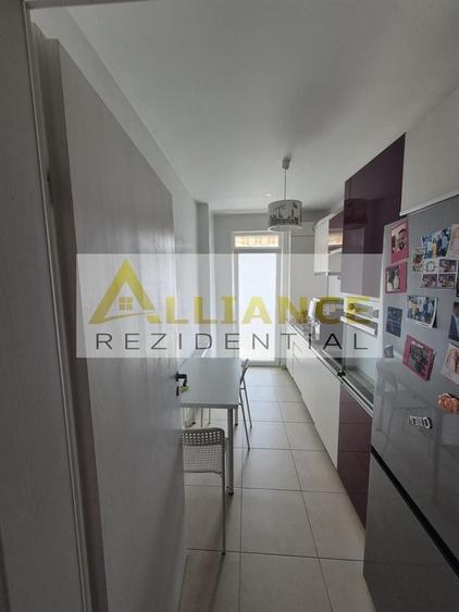 Apartament cu 3 camere decomandat, mobilat în Berceni