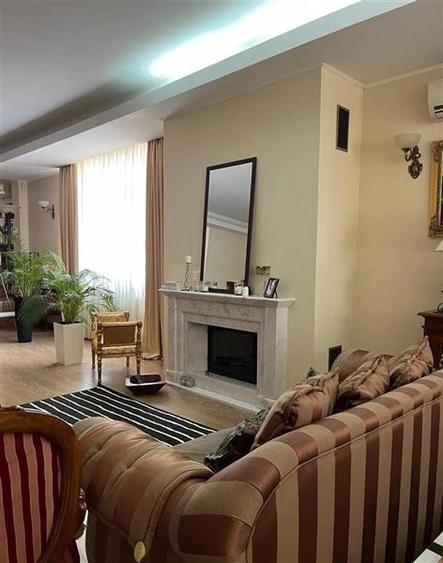 Duplex cu 7 camere cu Canalizare în Iancu Nicolae